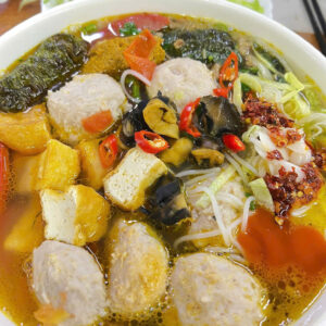 Bún Riêu Cua Mọc Chả Lá Lốt
